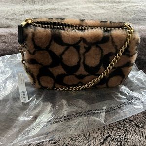 Coach Jennifer Lopez